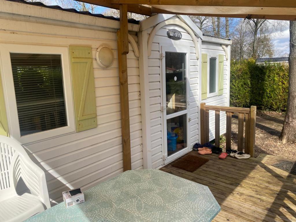 Mobil-Home Au Parc Des Roches Saint-Chéron Exterior photo